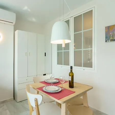 Malagasuite Carihuela Seaview Torremolinos